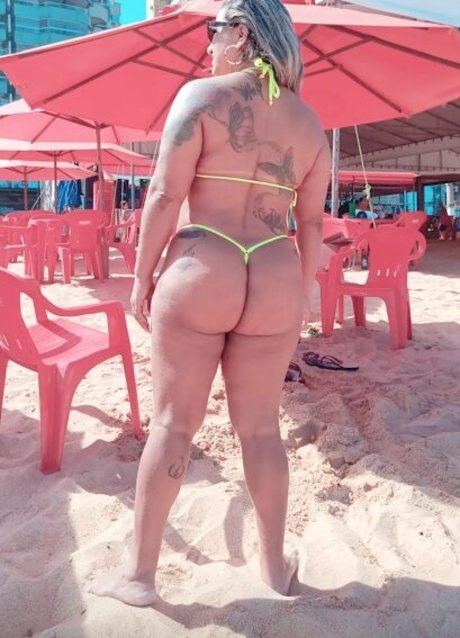 Esther Exhib model pretty gallery