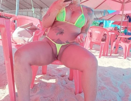 Esther Exhib star pretty pic