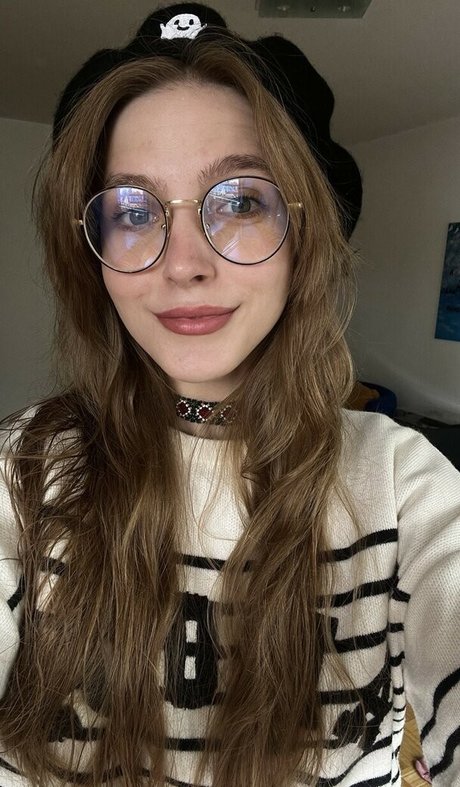 abby roseee nude model pics