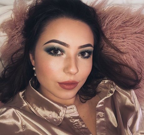 Lydia Harrison pretty actress pics