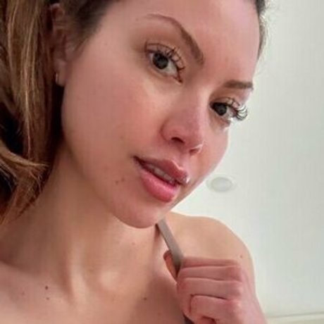 natashatrucking model art img