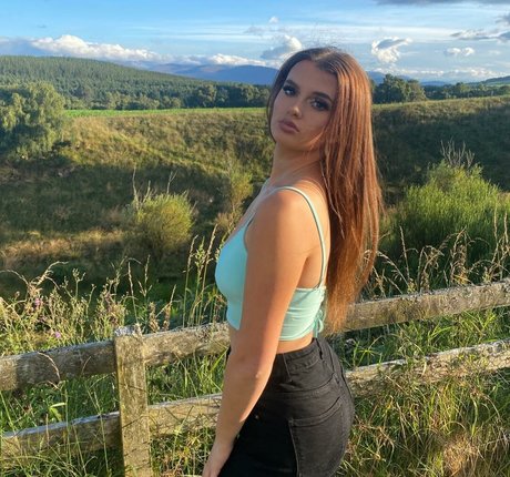 Isabella Evans model pornographic image