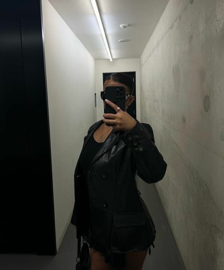 Isabella Evans hot star images