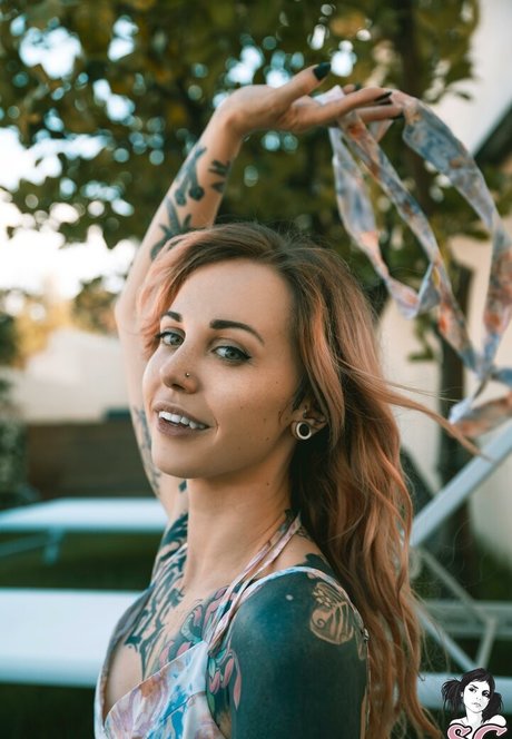 Ninaq model exclusive picture