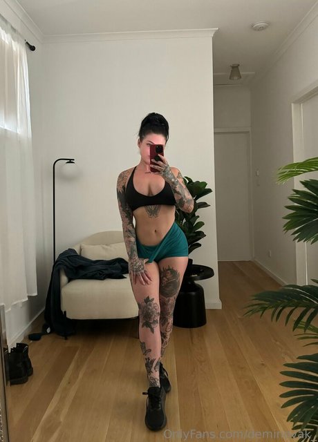 Demi Novak porn model pictures