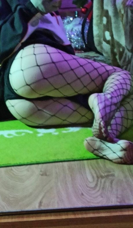 tonechkaa nude model photo