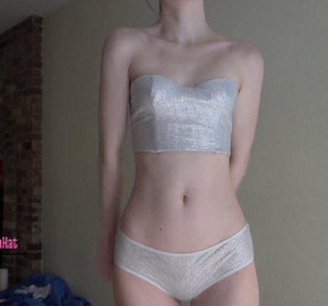 Destinationkat pretty model pic