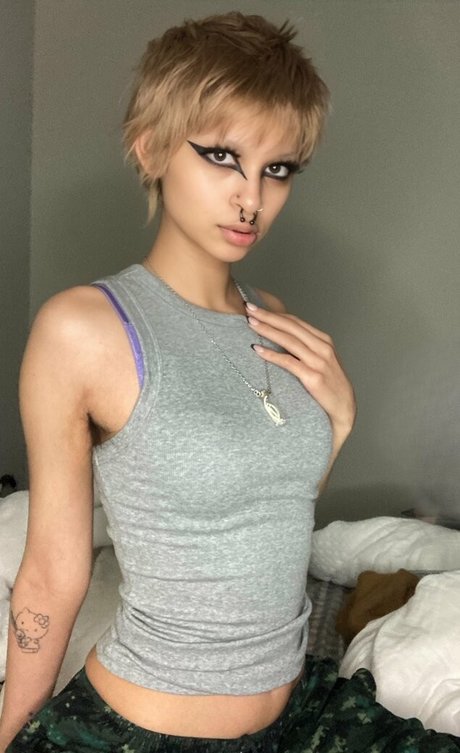 salemsuxxx art actress picture