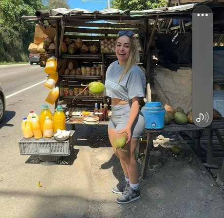 tanned onlyfans exclusive picture