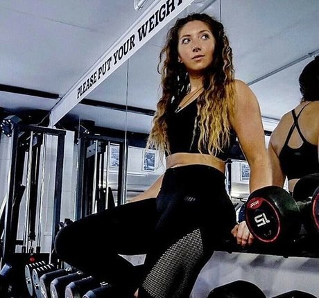 Sophia Ellis hd model gallery