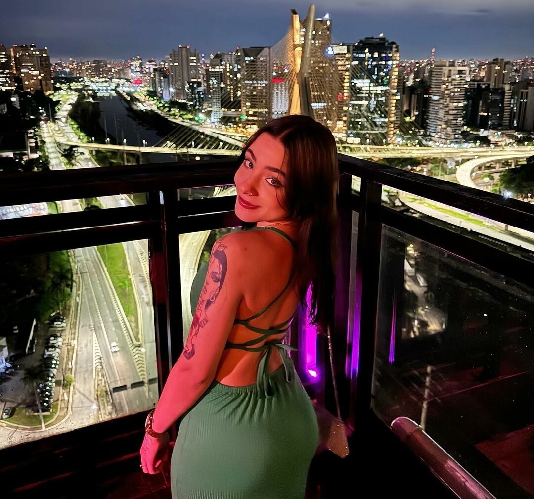 tiny onlyfans pornographic photos