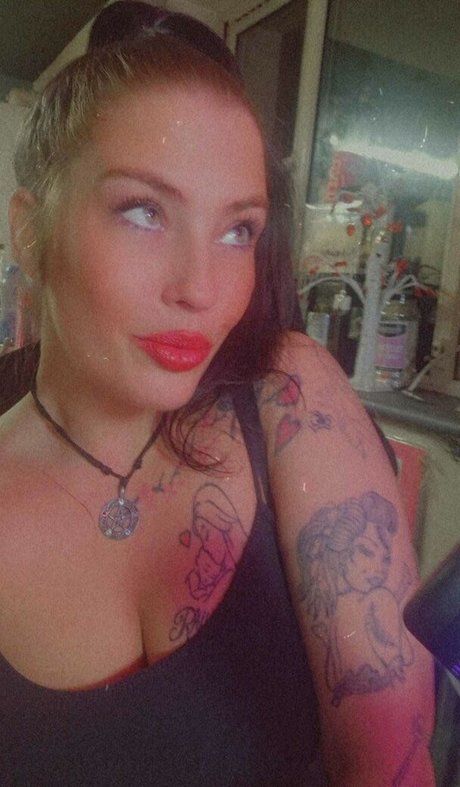 MissBabyDoll89x hot actress pic