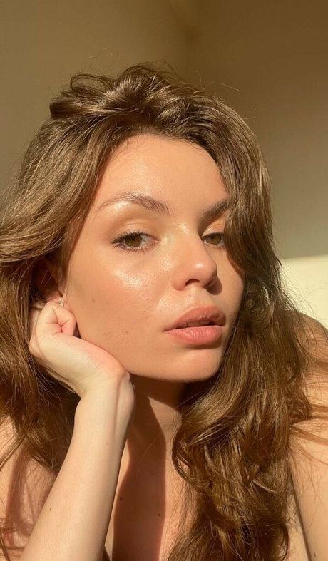 emilycutee star erotic photos