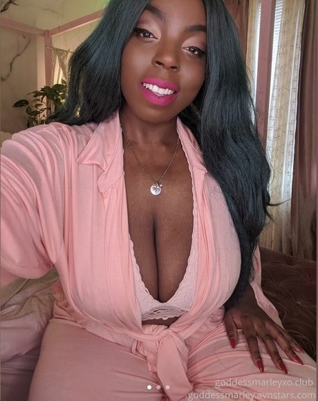 Goddess Marley pornstar sexy pictures