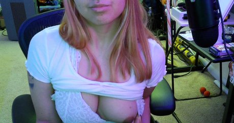 lazydemonweeb model naked photo