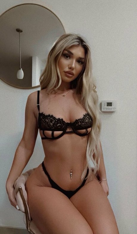 Bree Cooper sexy model gallery