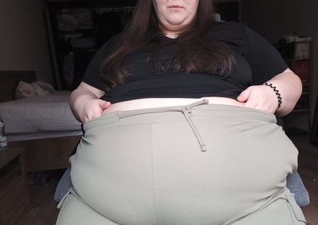 Fluffymaya98 model porn pic