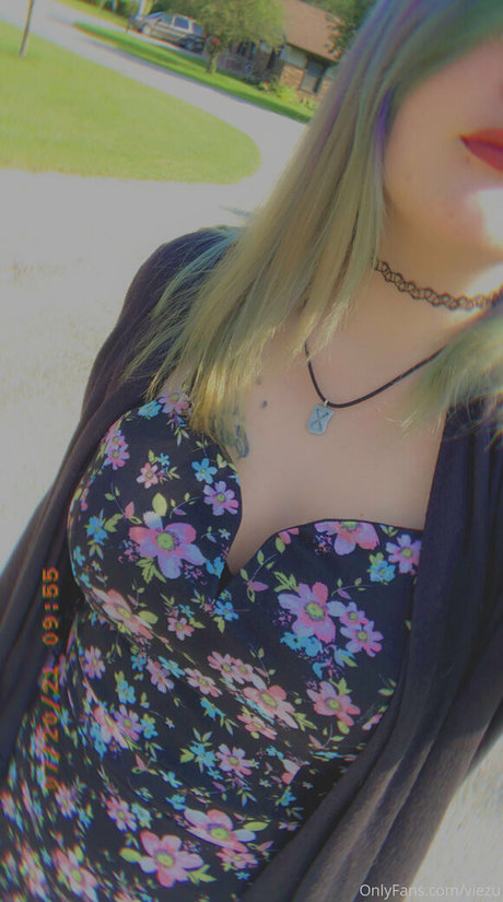 viezu star nudes pictures