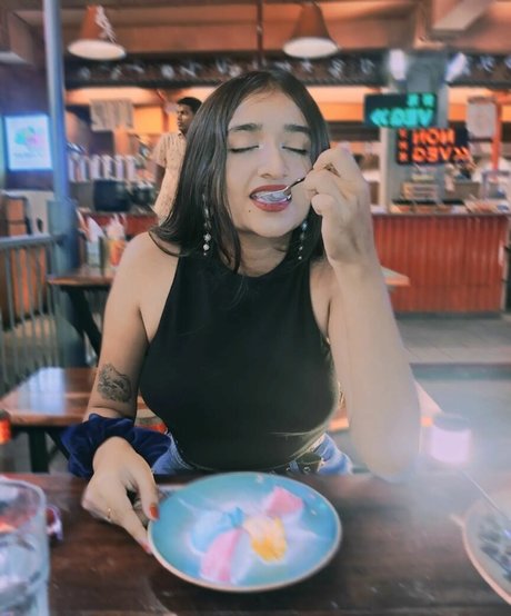 Ruchika Tandon pornstar sex pics