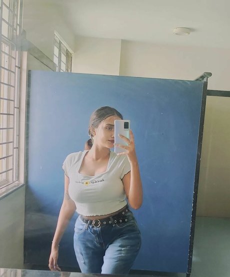 Ruchika Tandon pornstar beautiful pics