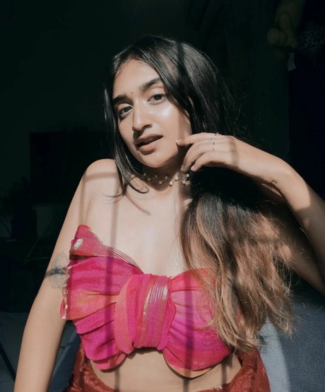 Ruchika Tandon pretty pornstar picture