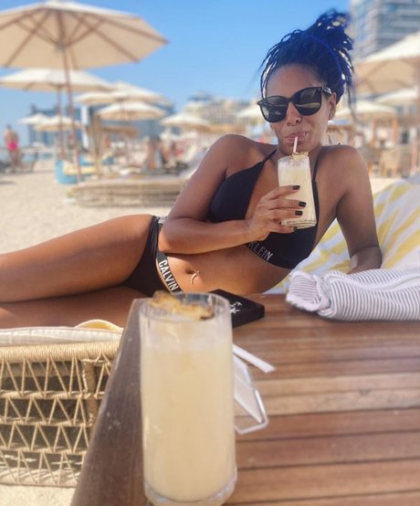 Lucy Hedges art actress gallery