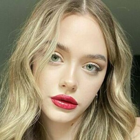 sirenalips hot star pic