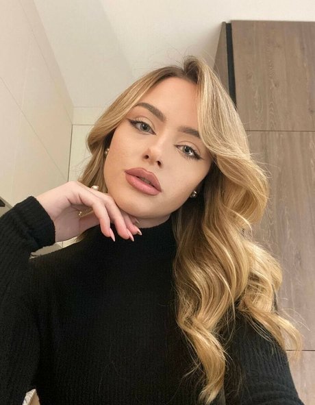 sirenalips model porn galleries