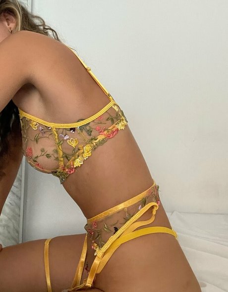 mialarelle free pornstar images