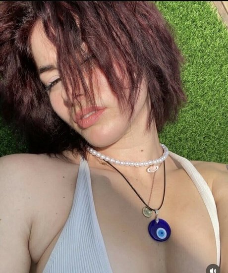 daretobelilith model pornographic picture