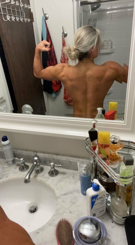 Tiffany Stratton Wwe naked model pic