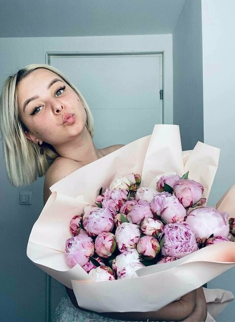 trimmed onlyfans pornographic photo