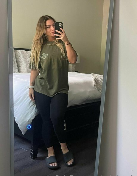 Sabrina Nic free star photo