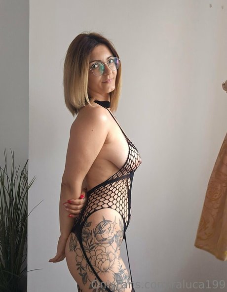 Deearalu19 erotic pornstar pictures