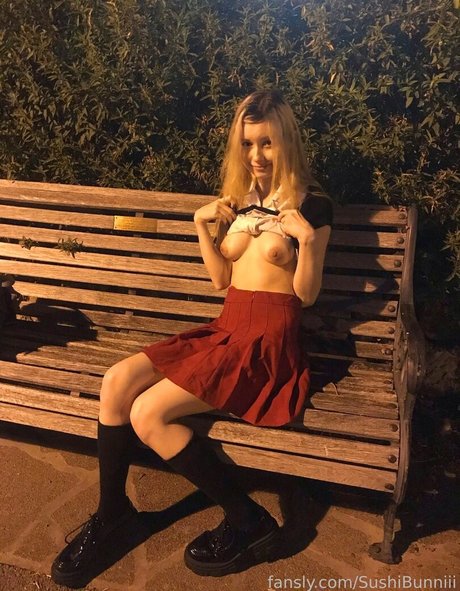 sushibunniii model high quality image