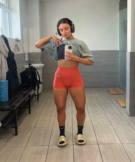 MIA GREEN hot pornstar pics