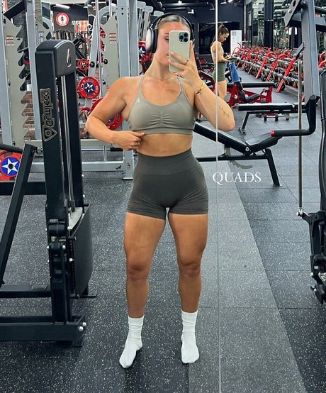 MIA GREEN nice model photos