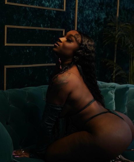 Erica Banks sexy pornstar pictures