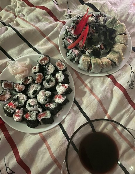 sco000oby girl naked model image