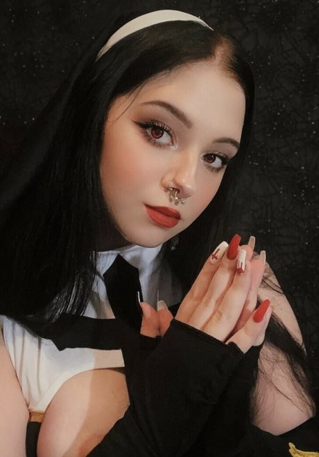 BabyDana erotic actress gallery