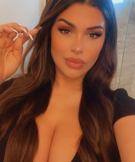 Bellegreyy top actress img