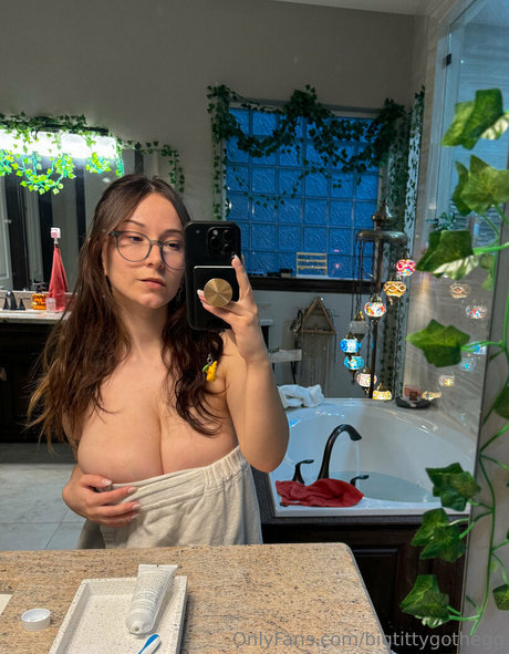 bigtittygothegg hd actress image