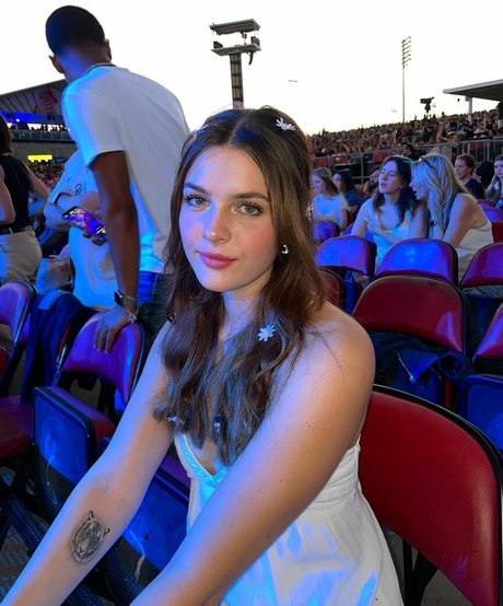 McKenzie Bell beautiful actress gallery