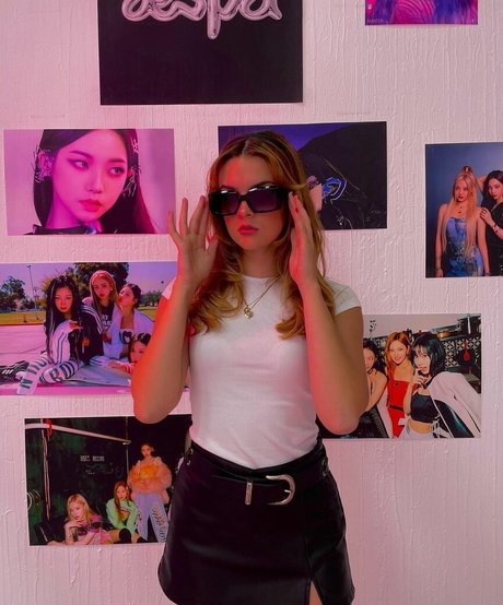 McKenzie Bell pretty actress photo