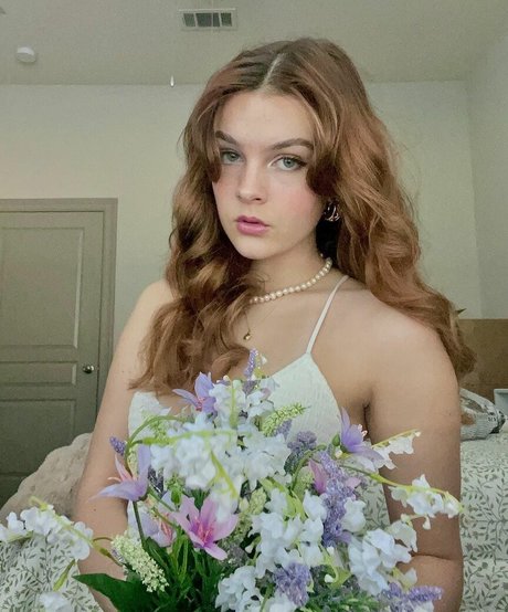 McKenzie Bell art actress images