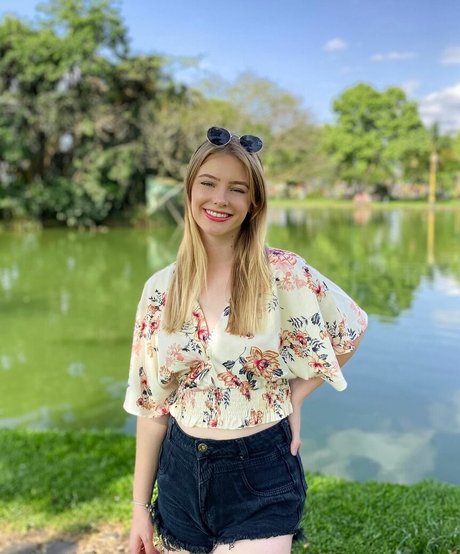 Maria Eduarda Kanarski model high quality photos