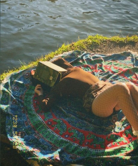 mellmoeller nudes star images