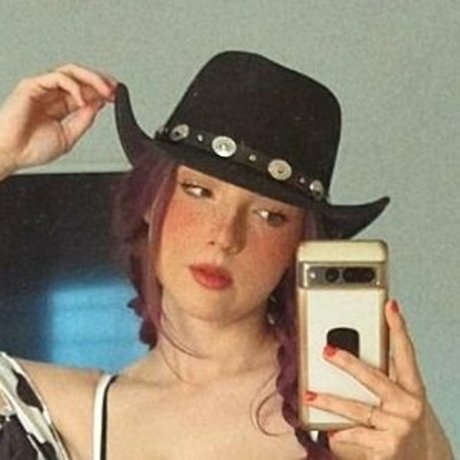 Taalia Vess star art pics