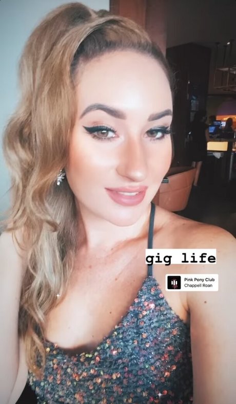 Robyn Adele Anderson model xxx pic