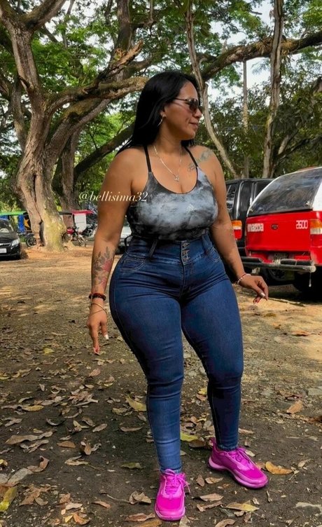 Bellisima 32 exclusive model pics